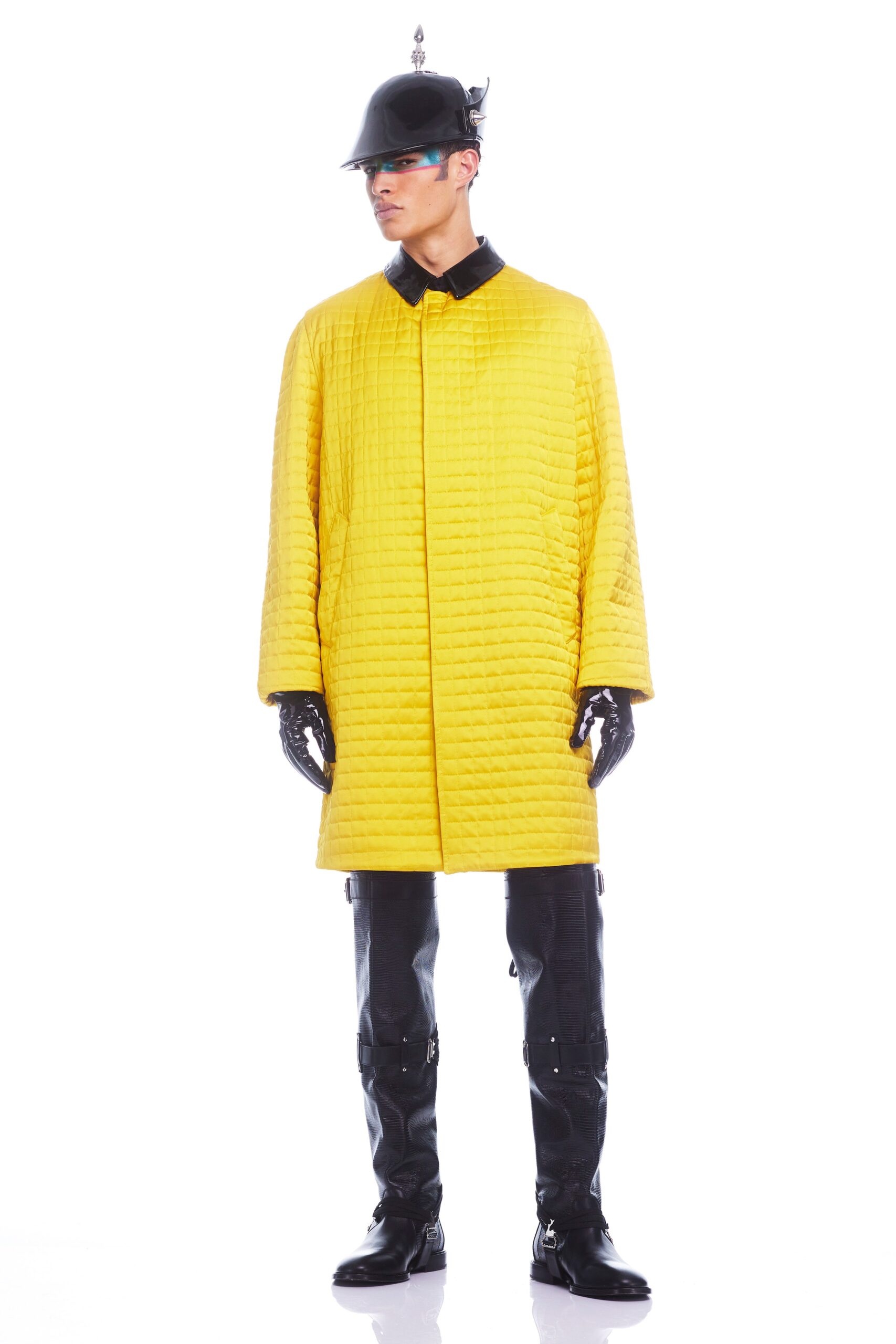 Moschino F/W 22 Look 71