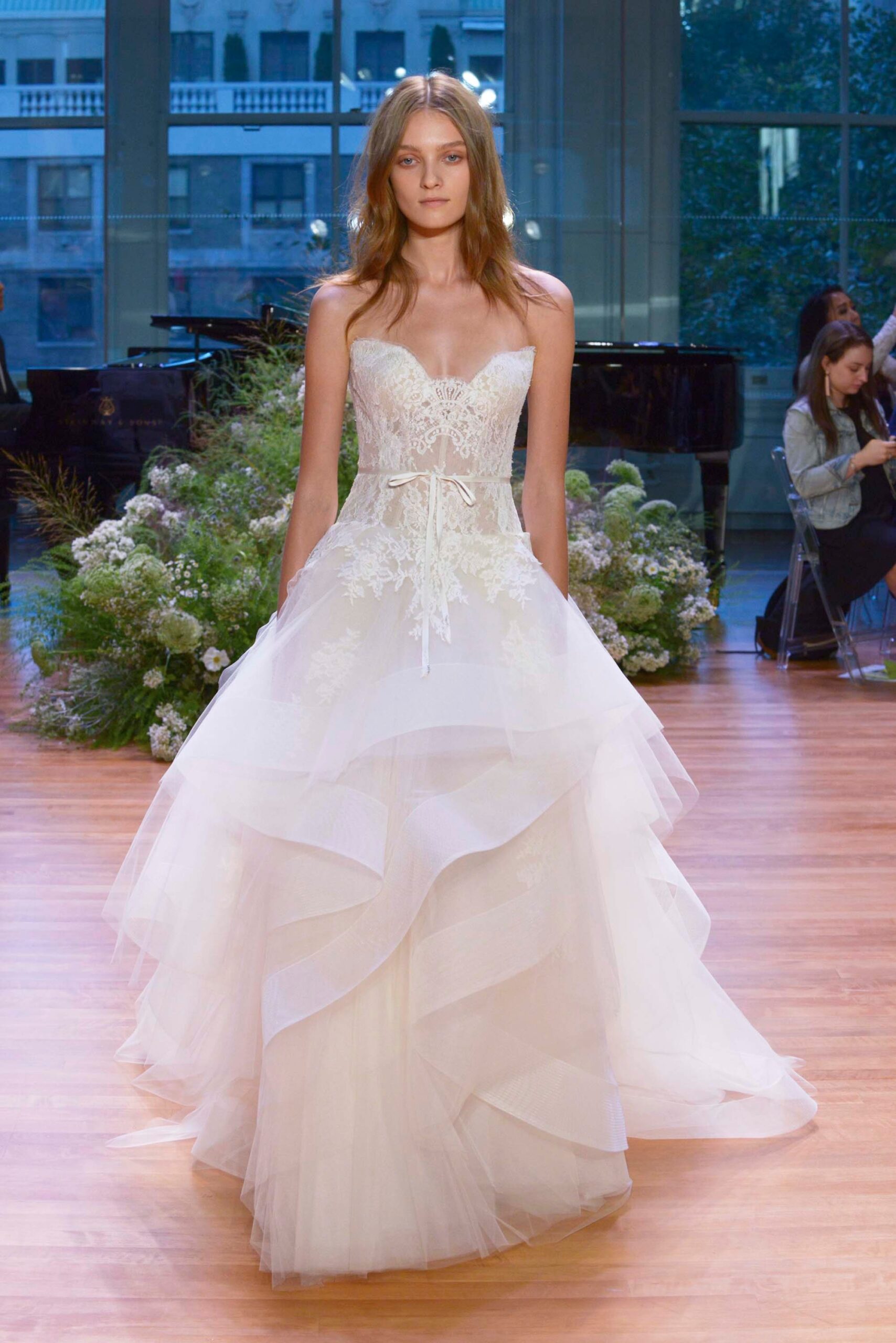 Monique Lhuillier F/W 17 Bridal Look 1