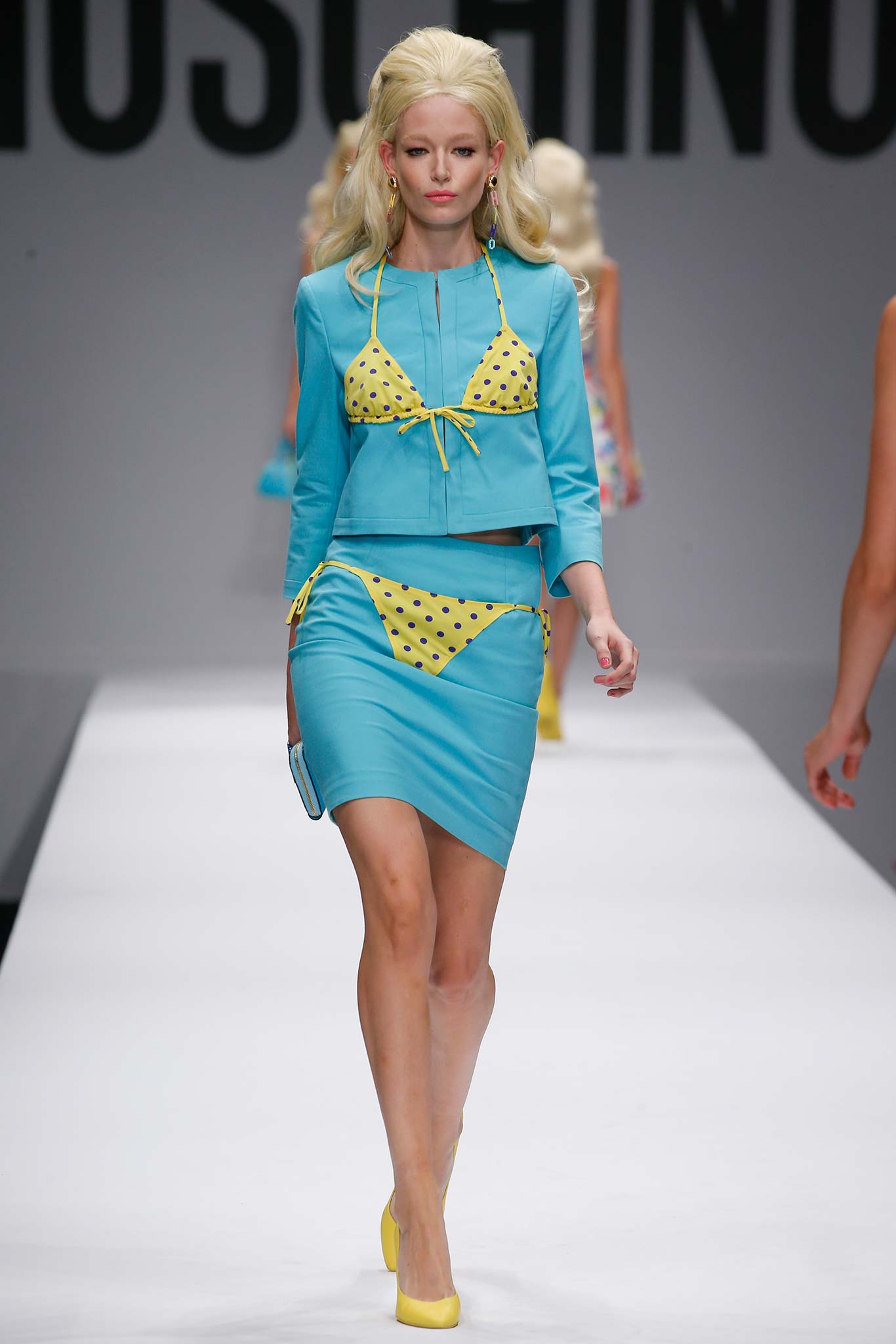 Moschino S/S 15 Look 16