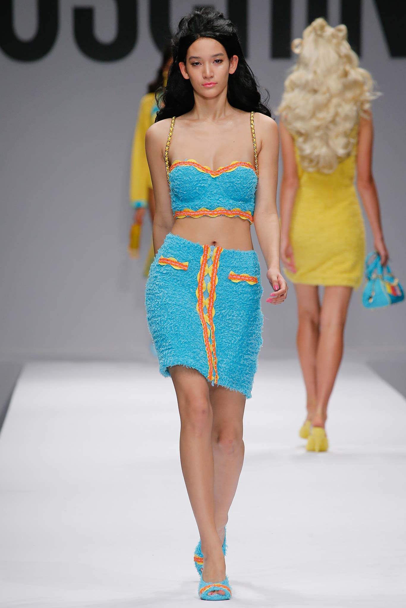 Moschino S/S 15 Look 19