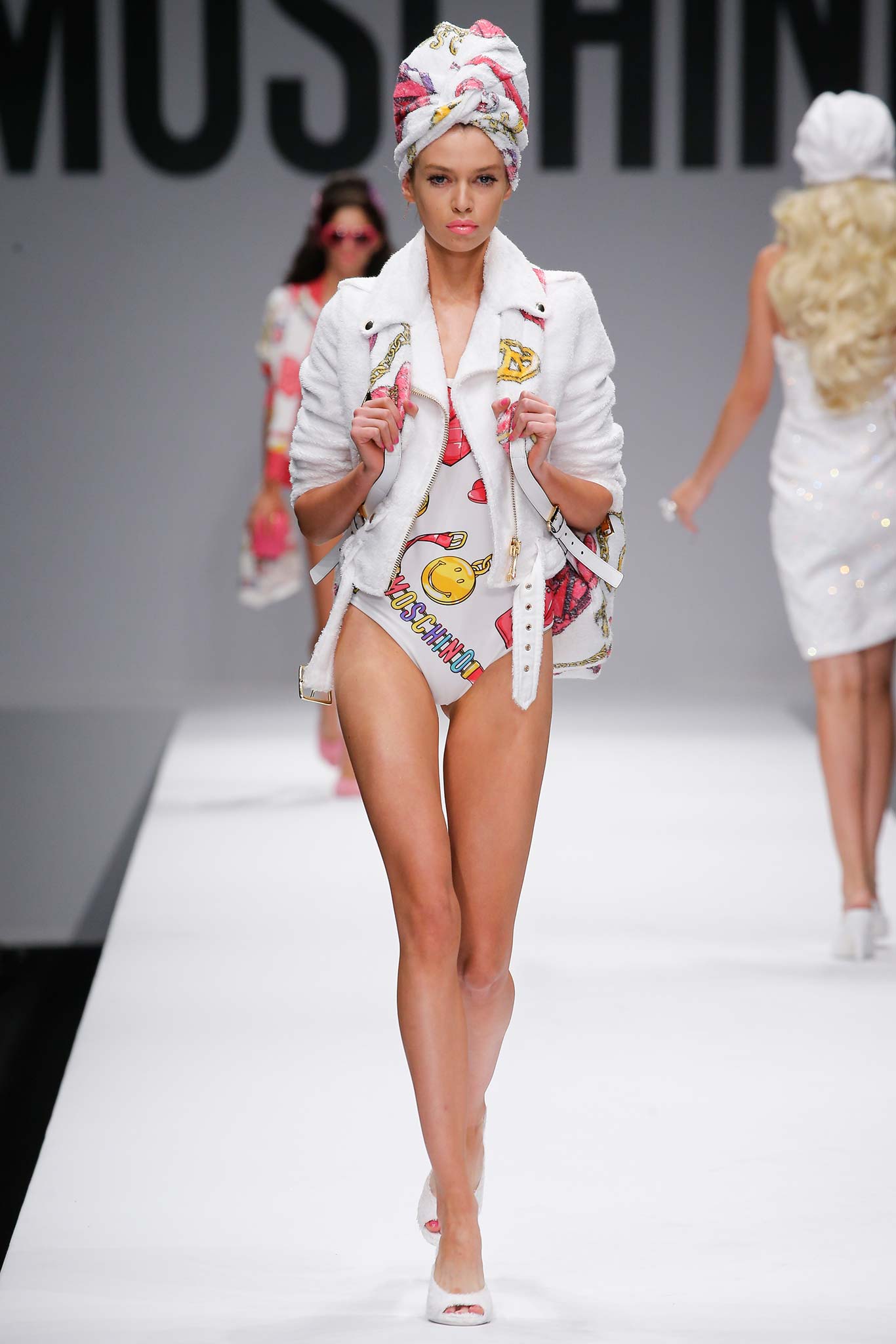 Moschino S/S 15 Look 24