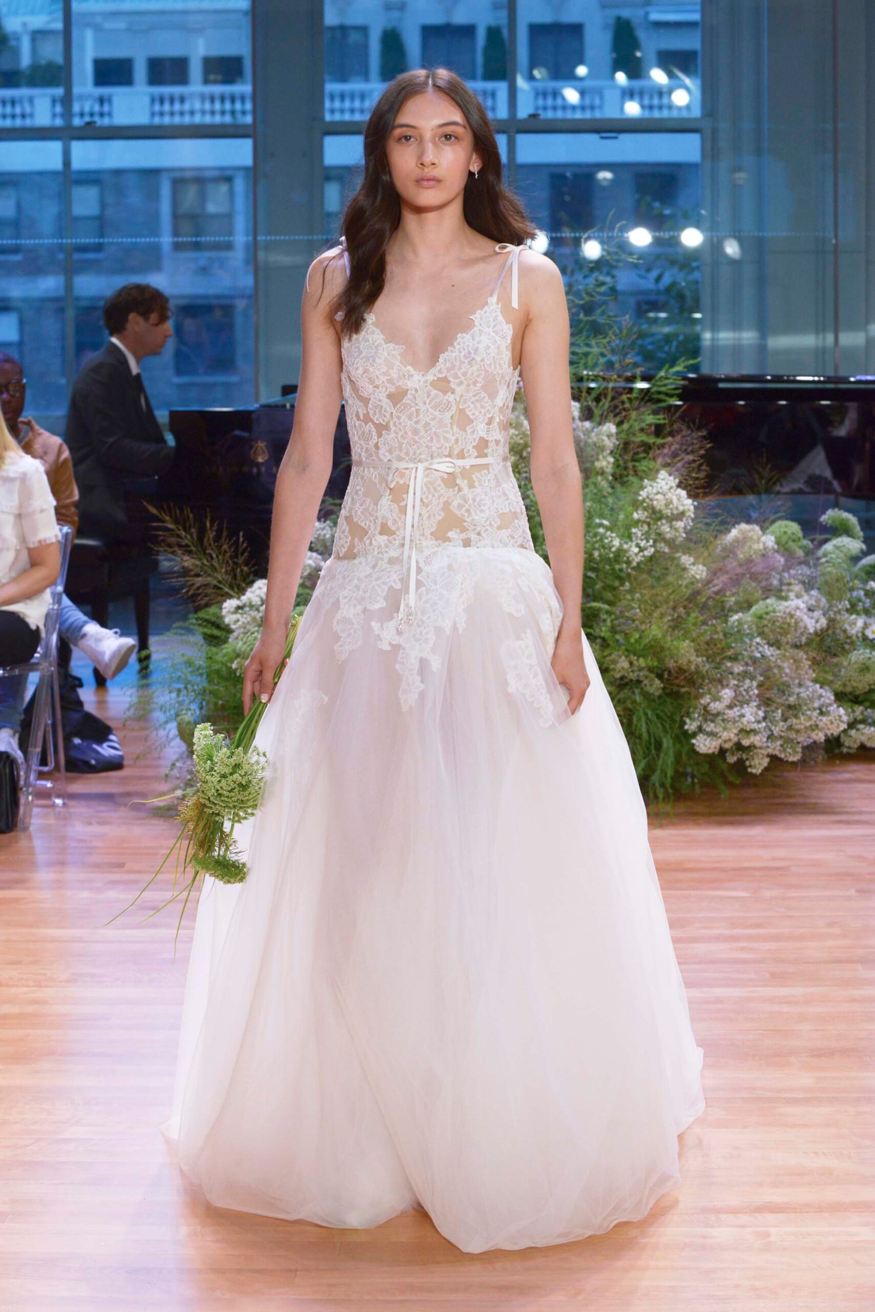 Monique Lhuillier F/W 17 Bridal Look 4