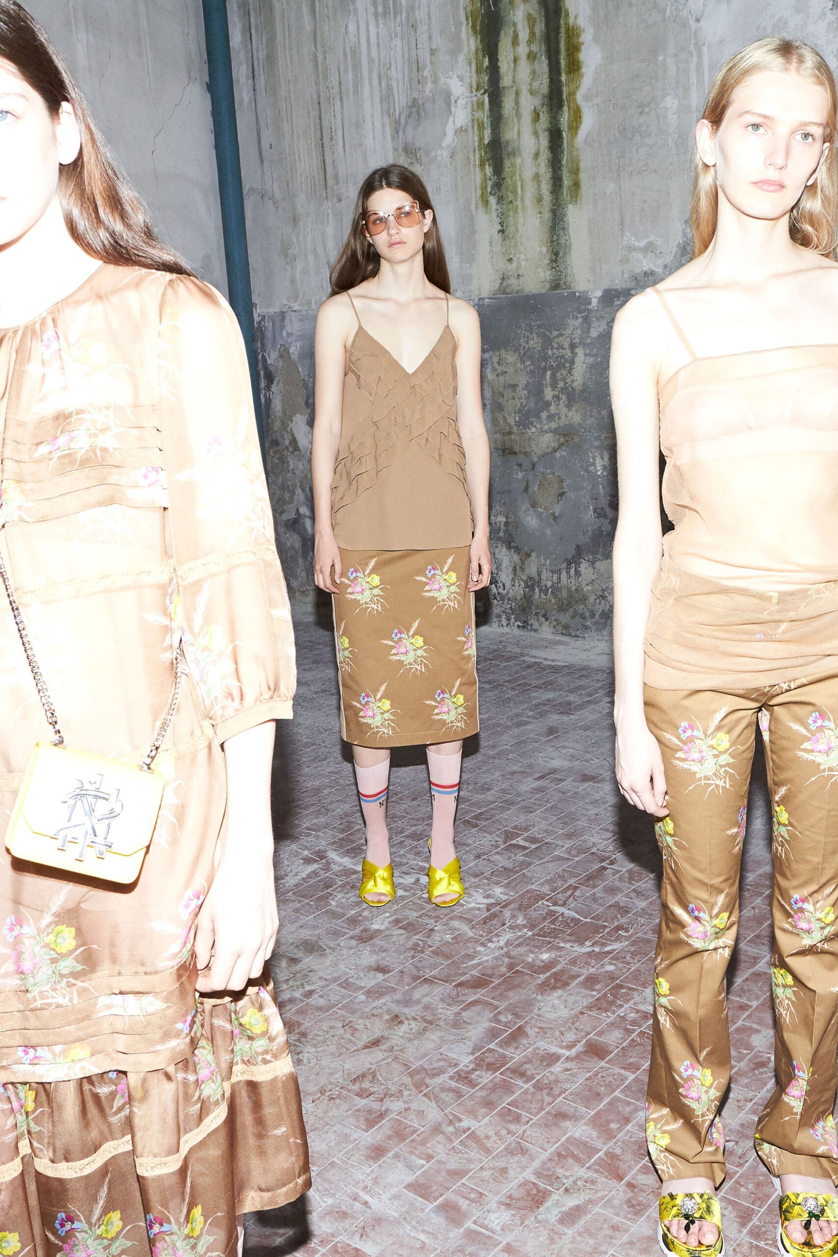 No. 21 Resort 18 Look 5