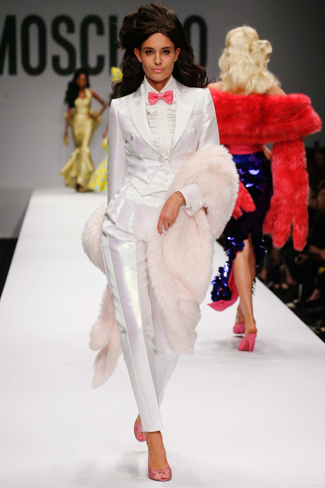 Moschino S/S 15 Look 52