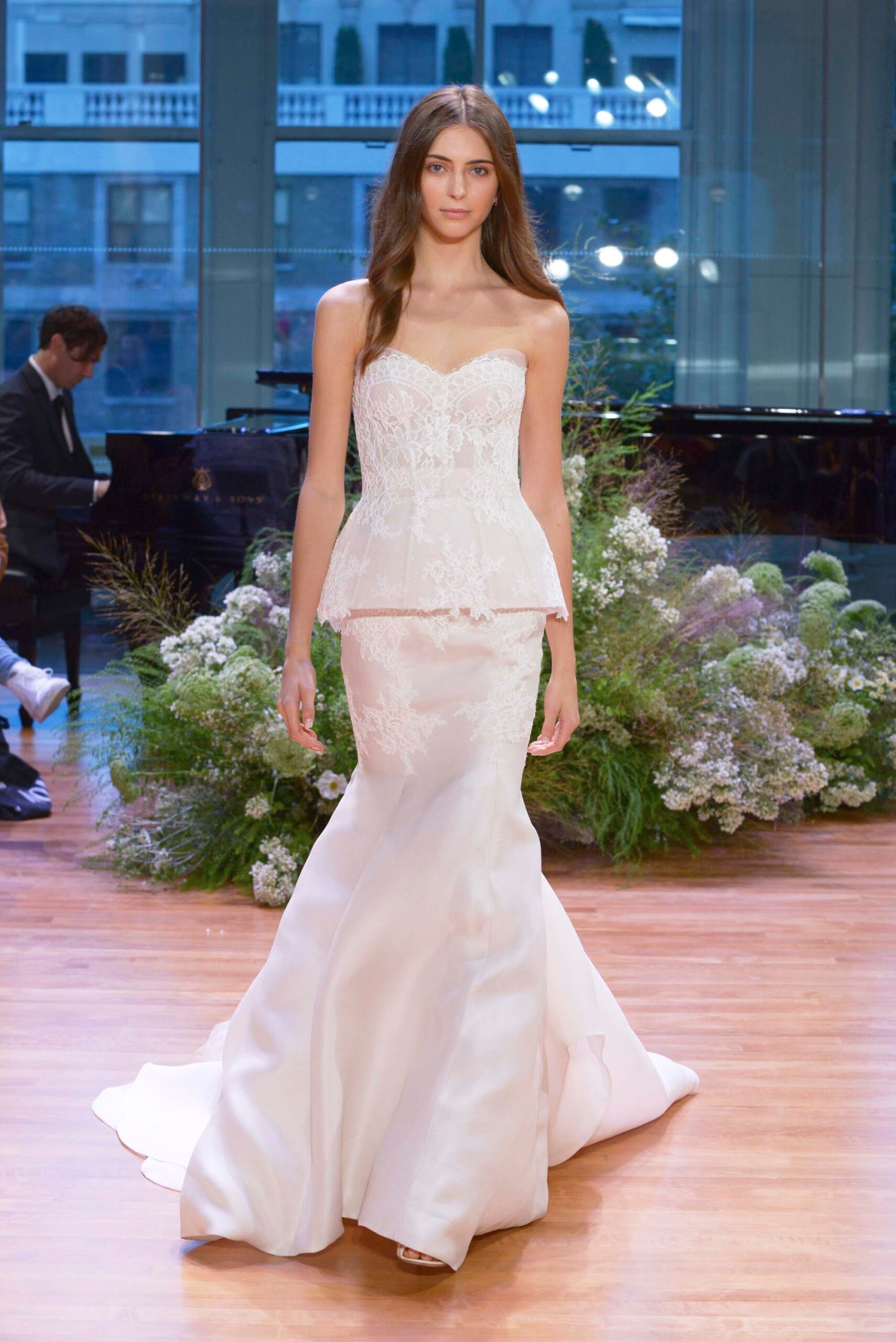 Monique Lhuillier F/W 17 Bridal Look 6