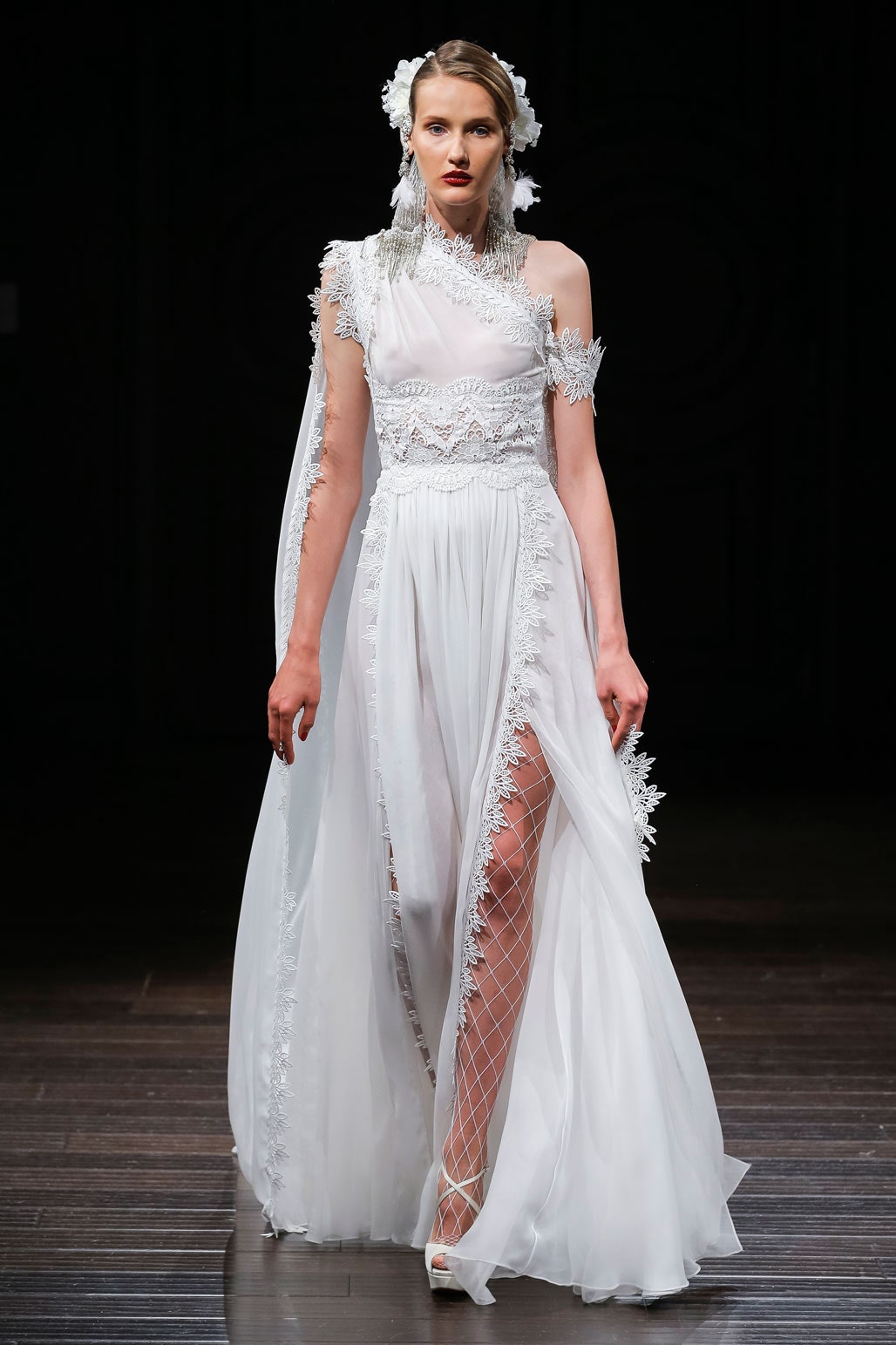 Naeem Khan F/W 18 Bridal Look 7