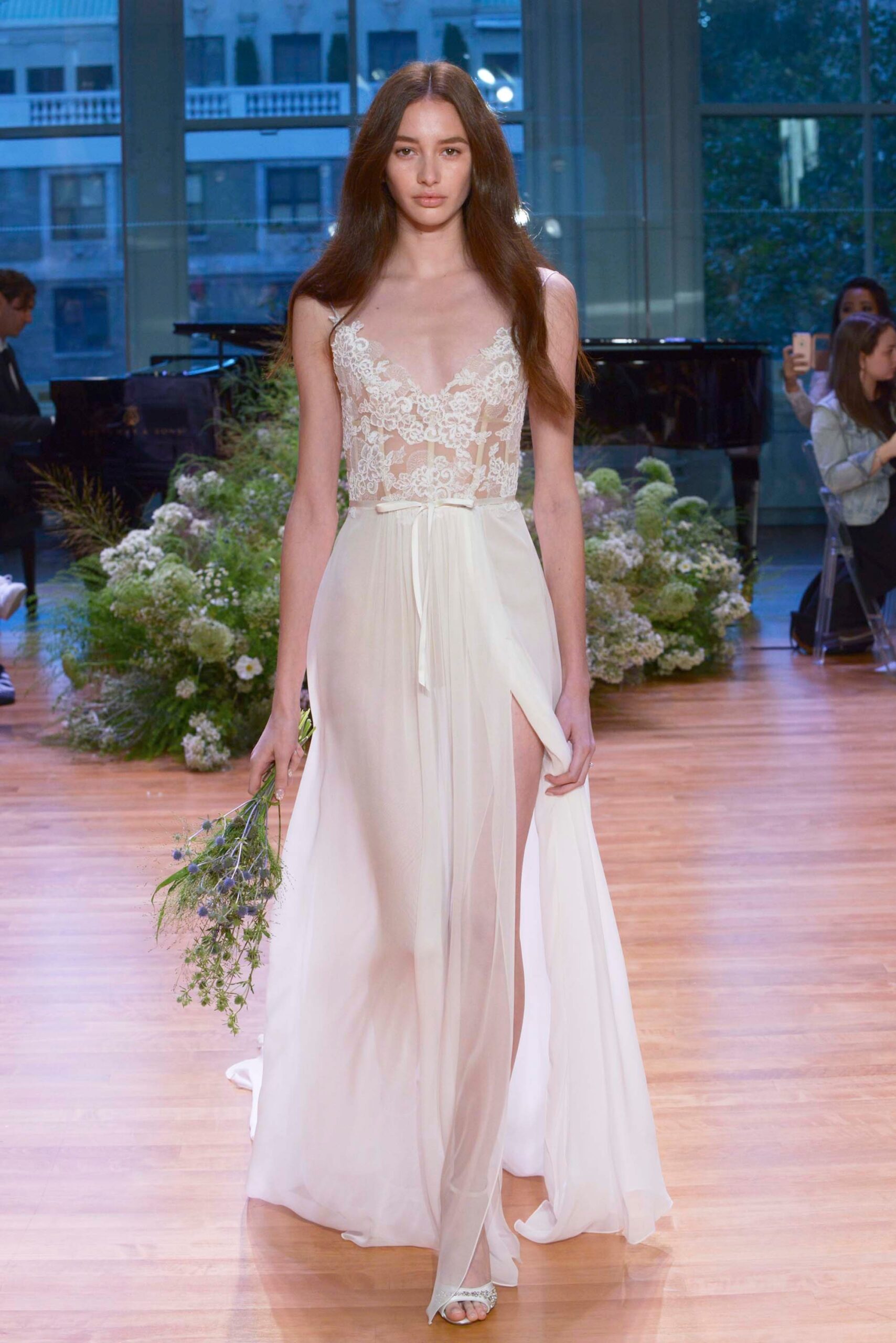 Monique Lhuillier F/W 17 Bridal Look 7