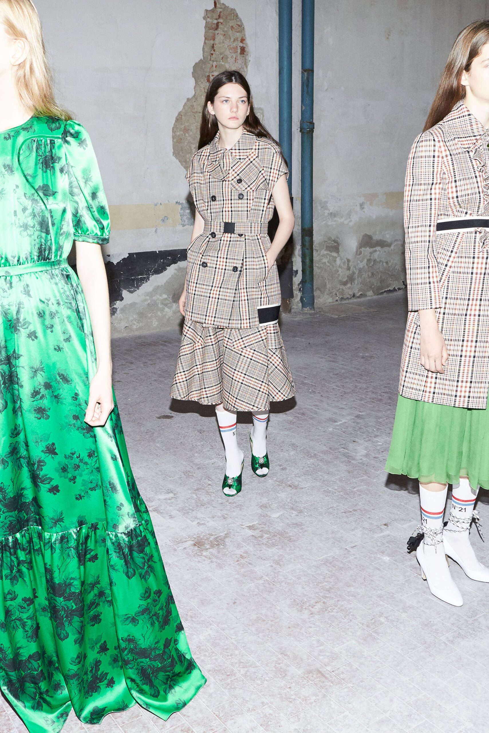 No. 21 Resort 18 Look 7