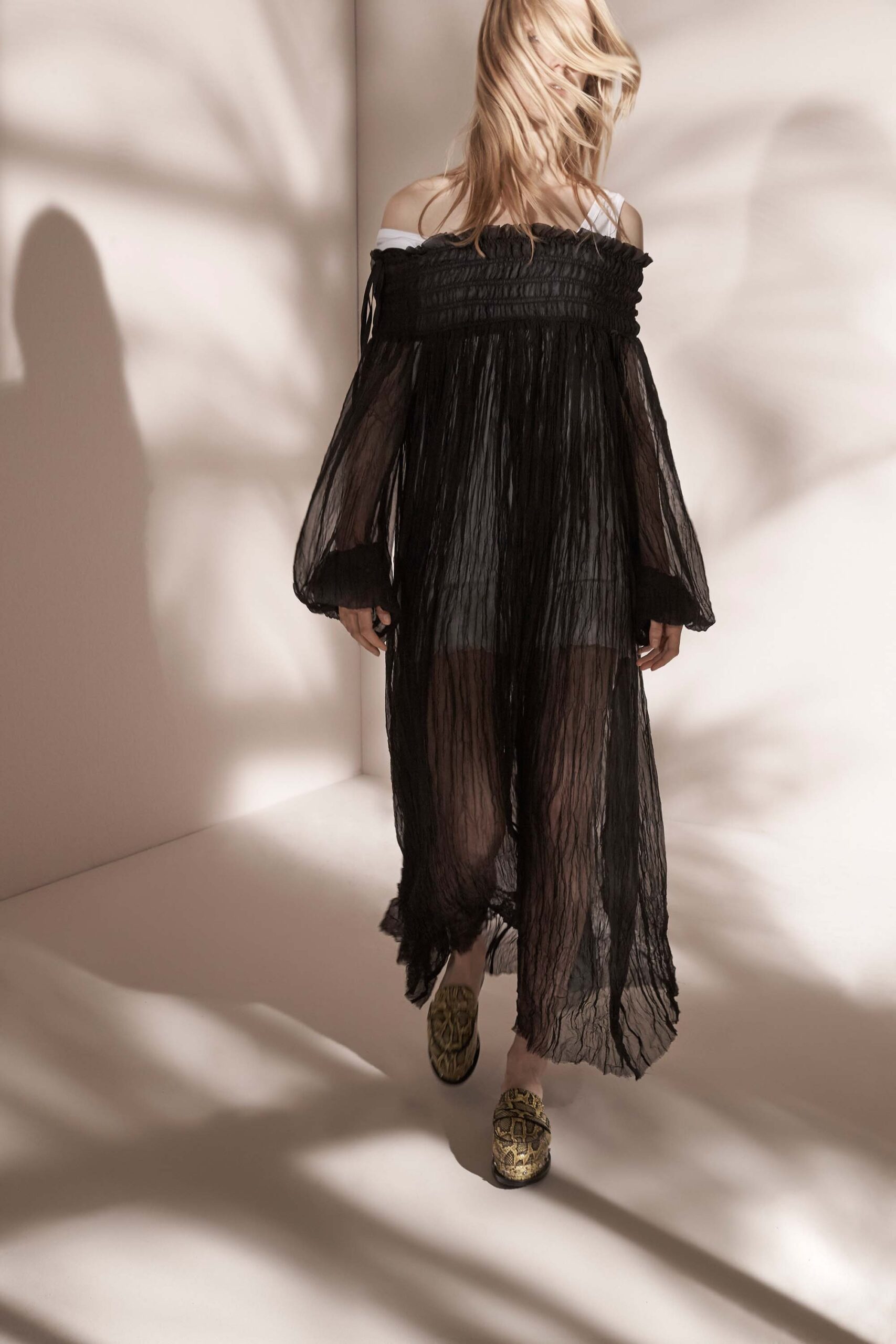 No. 21 Resort 17 Look 8