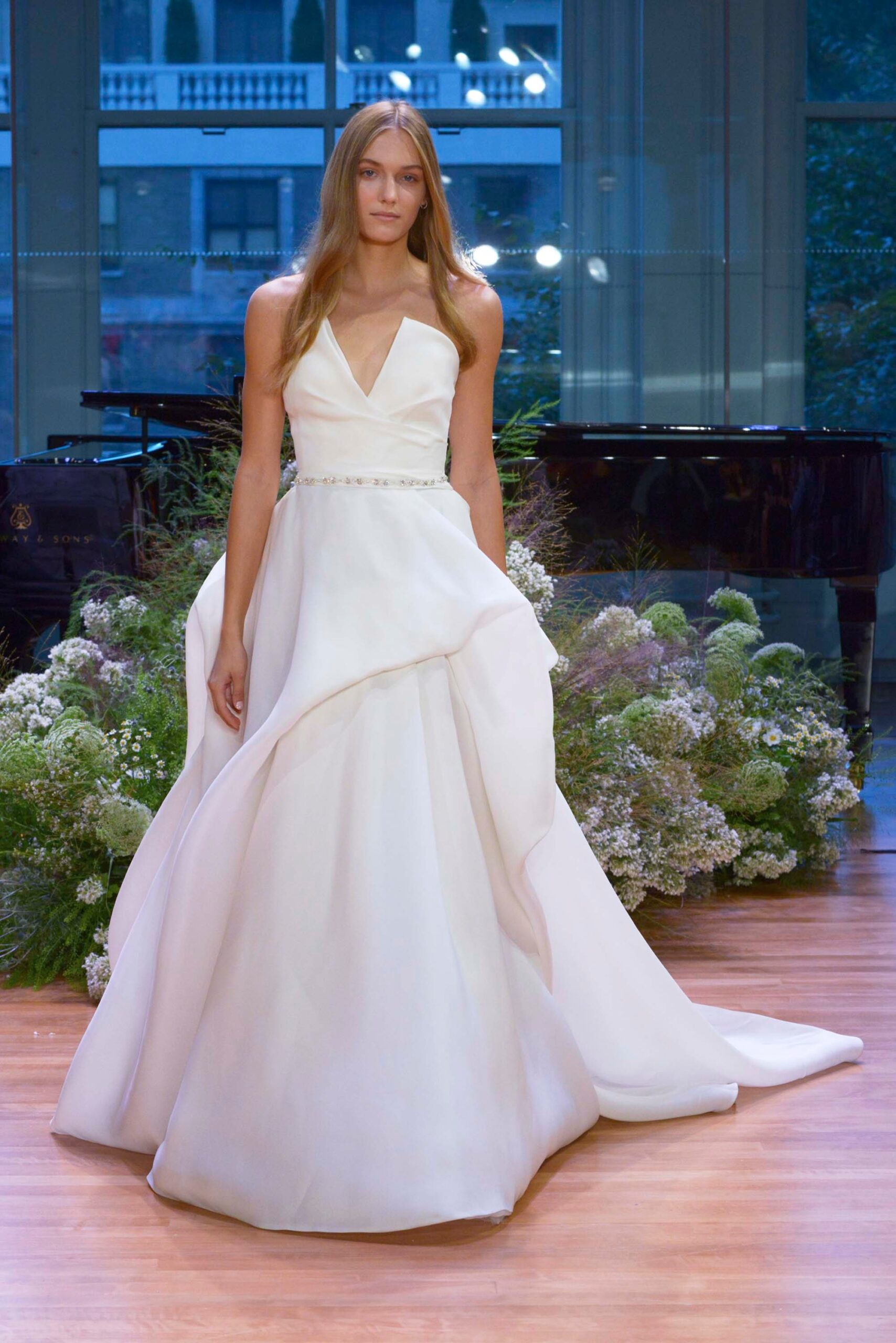Monique Lhuillier F/W 17 Bridal Look 9