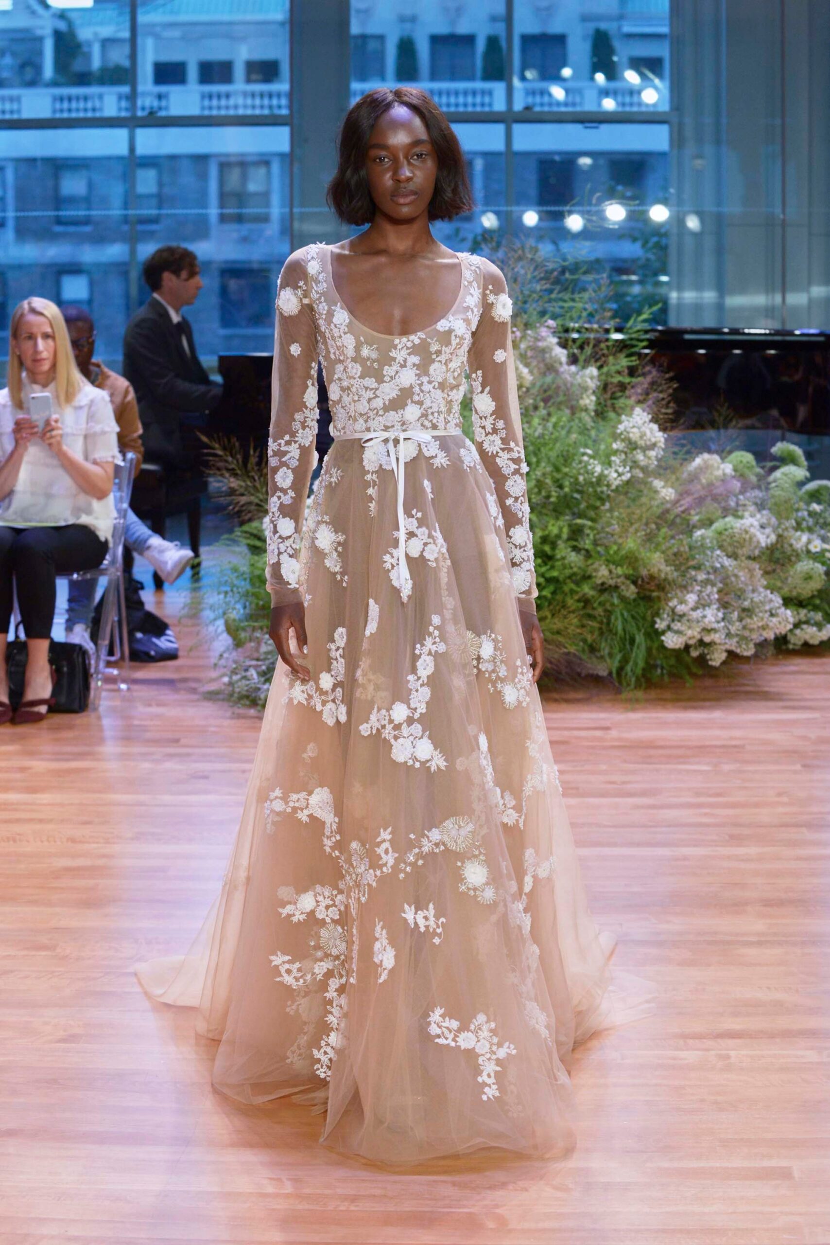 Monique Lhuillier F/W 17 Bridal Look 10