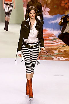 Moschino S/S 00 Look 24