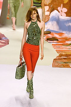 Moschino S/S 00 Look 37