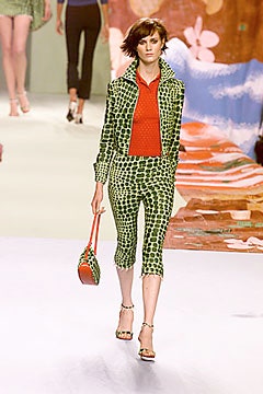 Moschino S/S 00 Look 38