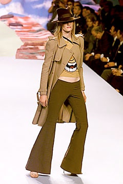 Moschino S/S 00 Look 43