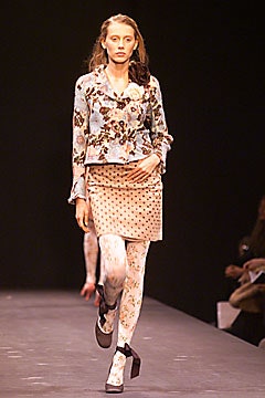 Moschino F/W 01 Look 18