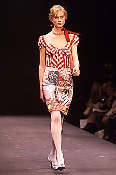 Moschino F/W 01 Look 25