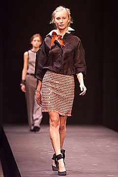 Moschino F/W 01 Look 26