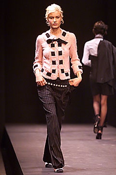 Moschino F/W 01 Look 32