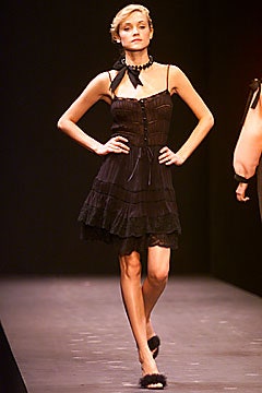 Moschino F/W 01 Look 35