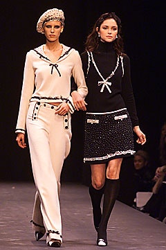 Moschino F/W 01 Look 48