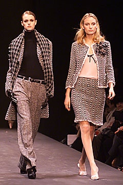 Moschino F/W 01 Look 54