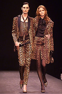 Moschino F/W 01 Look 58