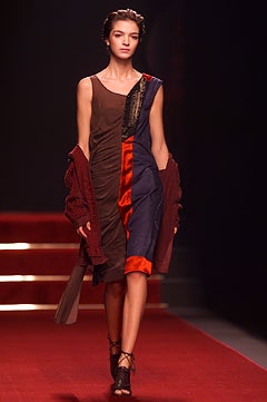 Moschino S/S 02 Look 25