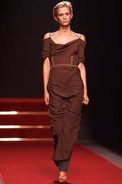 Moschino S/S 02 Look 35