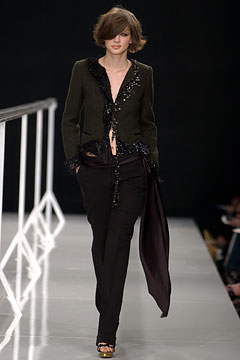 Moschino F/W 02 Look 19