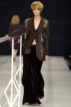 Moschino F/W 02 Look 22