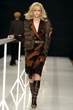 Moschino F/W 02 Look 23