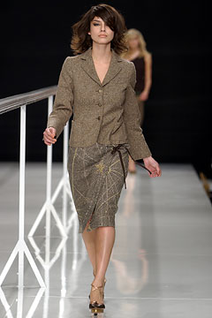 Moschino F/W 02 Look 38