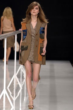 Moschino F/W 02 Look 40
