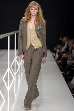 Moschino F/W 02 Look 41