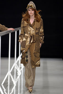 Moschino F/W 02 Look 43