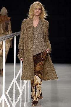 Moschino F/W 02 Look 45