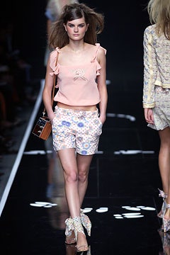 Moschino S/S 03 Look 22