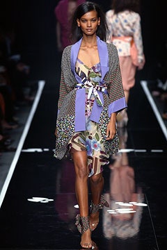 Moschino S/S 03 Look 25