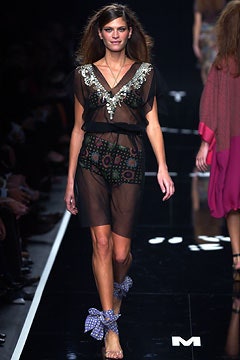 Moschino S/S 03 Look 30