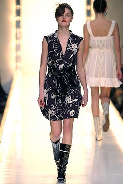 Moschino F/W 03 Look 6