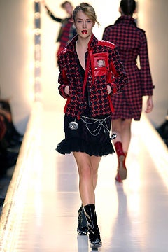 Moschino F/W 03 Look 18