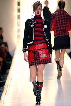 Moschino F/W 03 Look 19