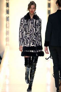 Moschino F/W 03 Look 34