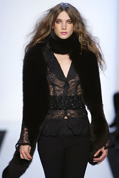 Monique Lhuillier F/W 04 Look 9