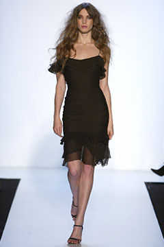 Monique Lhuillier F/W 04 Look 22