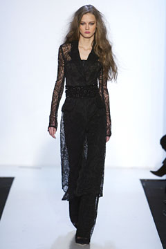 Monique Lhuillier F/W 04 Look 32
