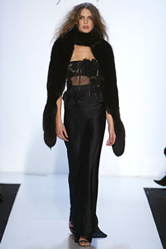 Monique Lhuillier F/W 04 Look 33