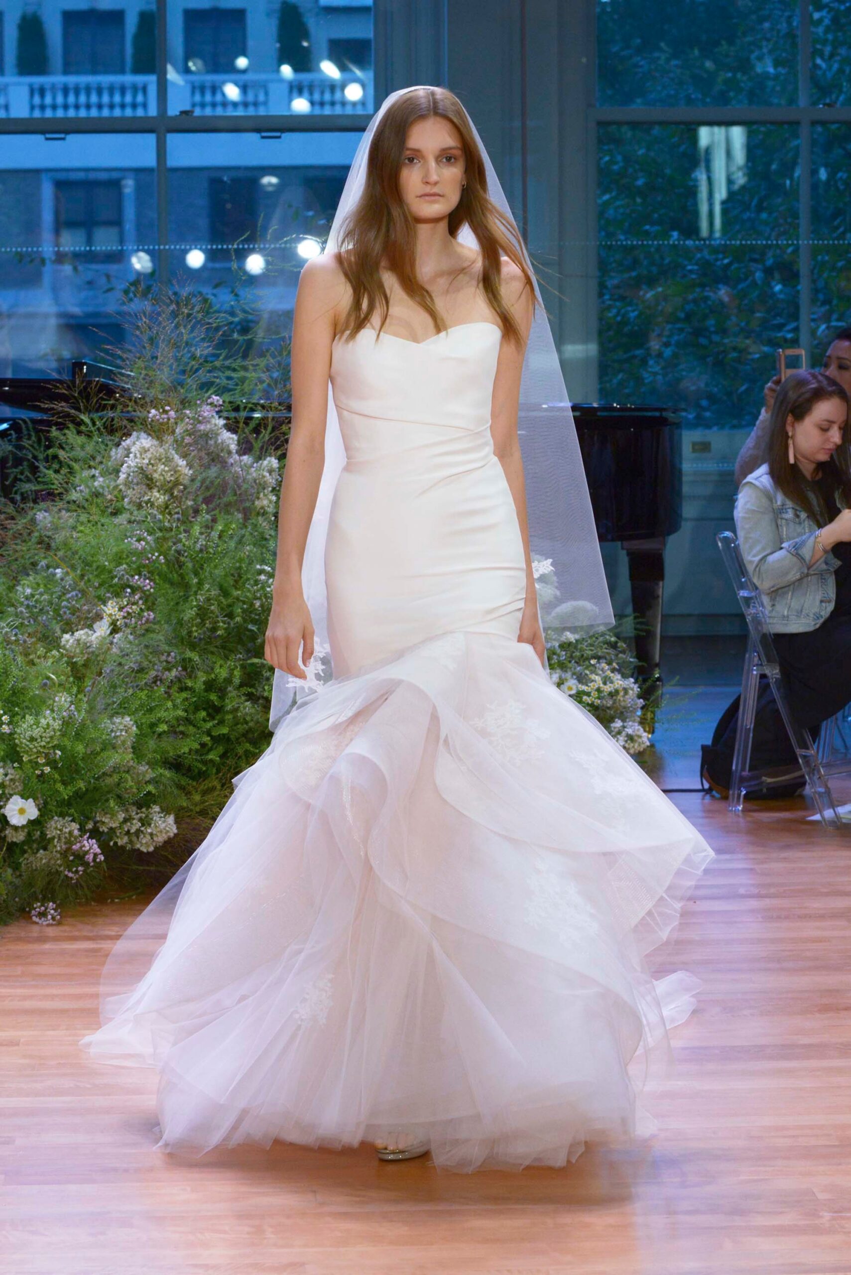 Monique Lhuillier F/W 17 Bridal Look 11