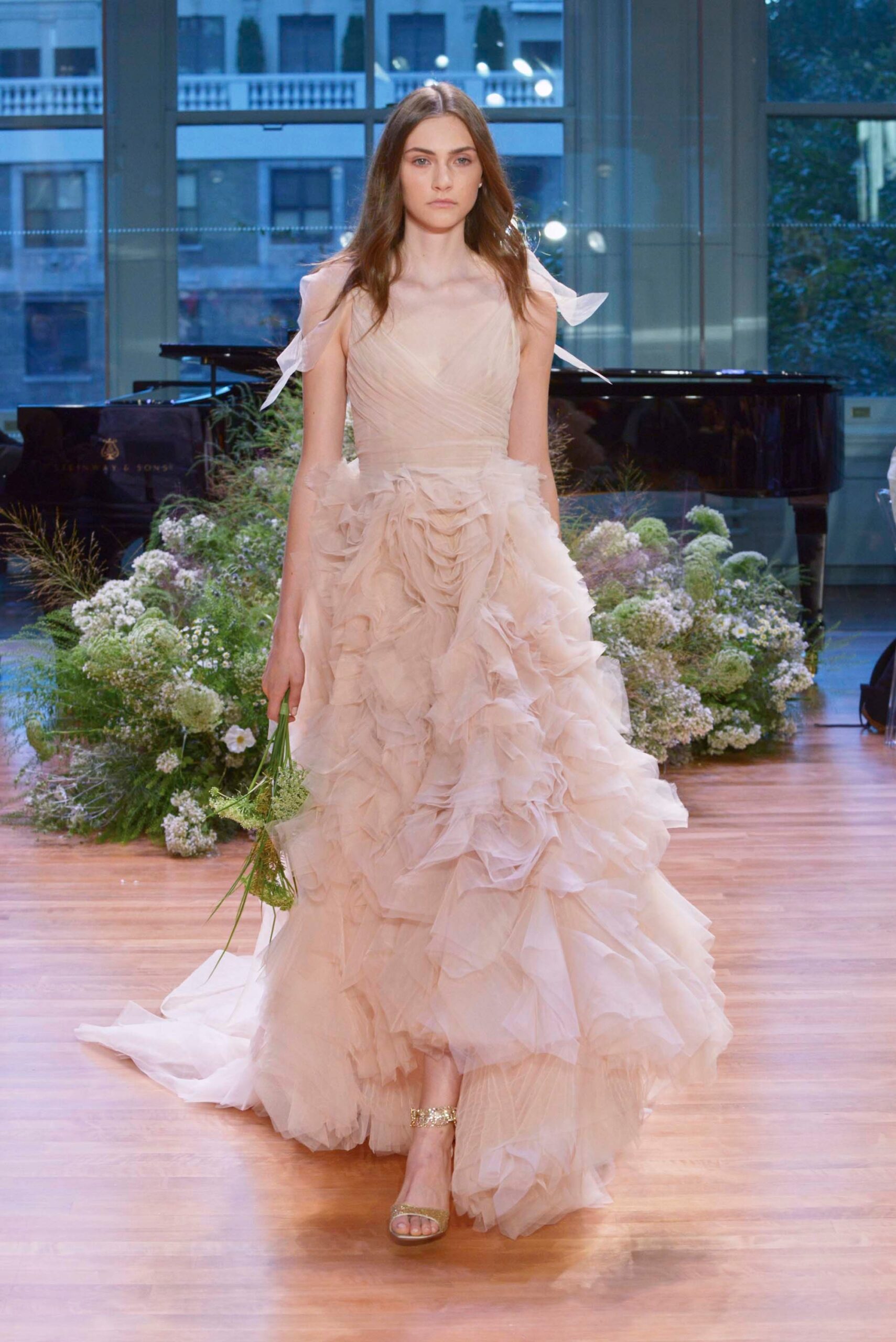 Monique Lhuillier F/W 17 Bridal Look 12
